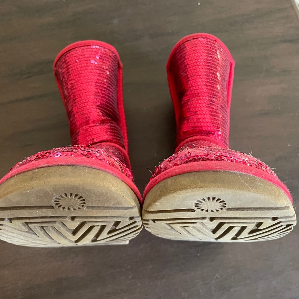 Red sequin Uggs - Picture 5 of 13